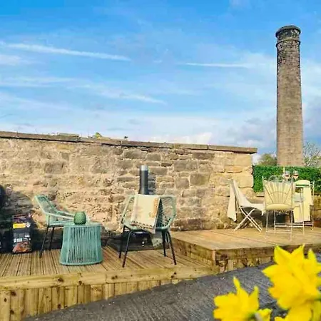 Immaculate 2-bed House In Embsay